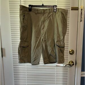 EUC Wrangler authentics cargo shorts.